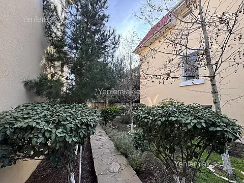 Satılır 5 otaqlı həyət evi 450 m²