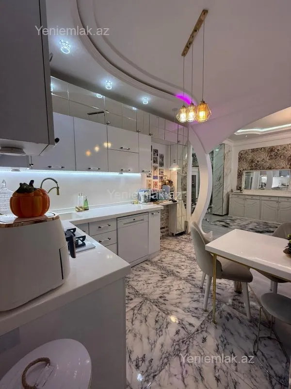 Satılır 3 otaqlı yeni tikili 95 m²