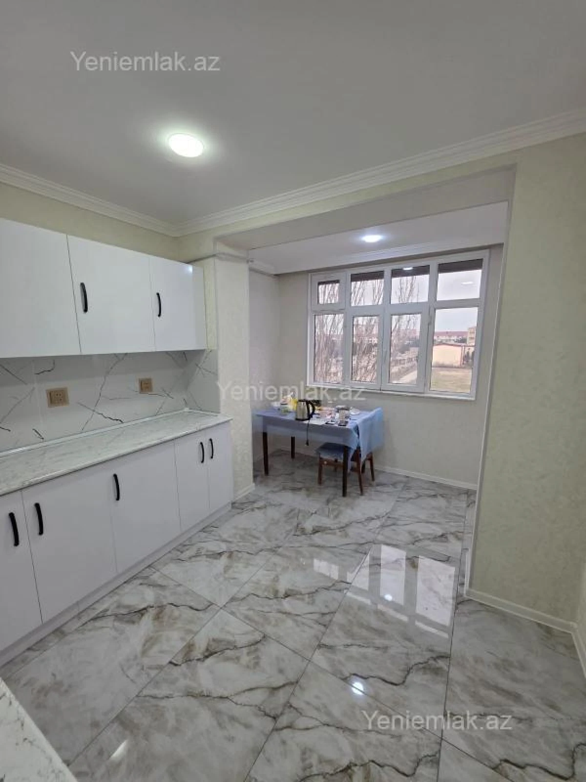 Satılır 3 otaqlı köhnə tikili 80 m²