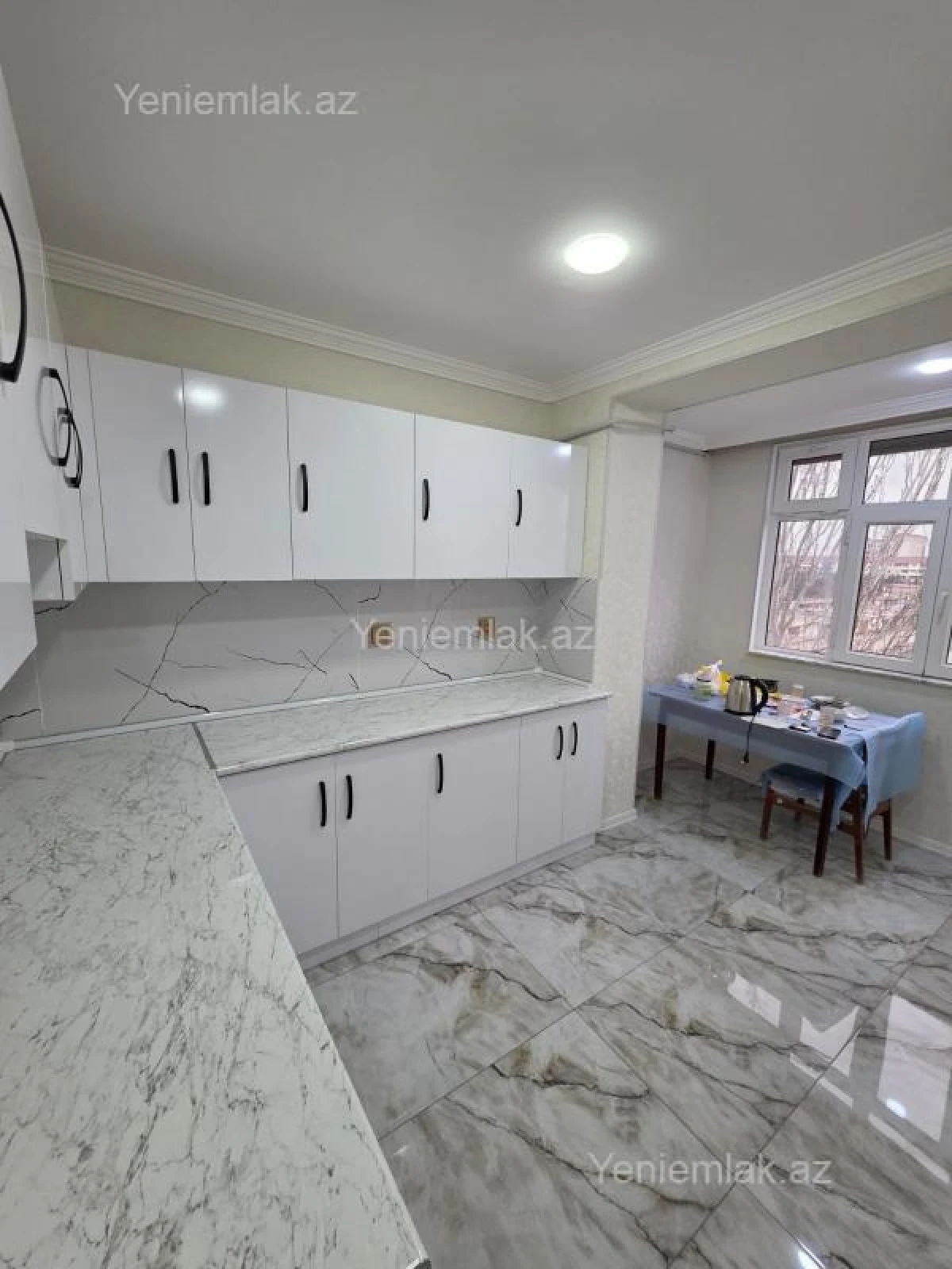 Satılır 3 otaqlı köhnə tikili 80 m²