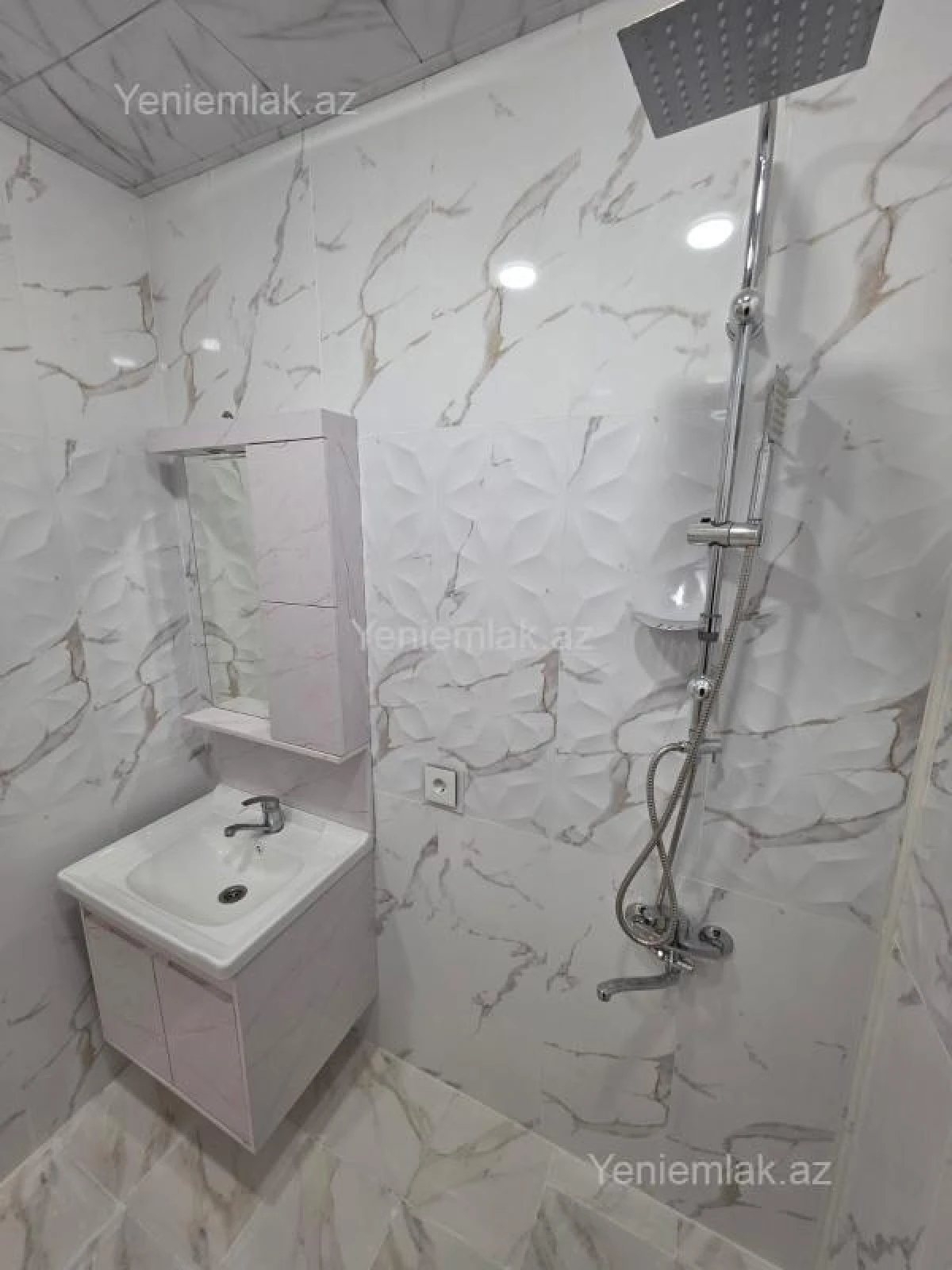 Satılır 3 otaqlı köhnə tikili 80 m²