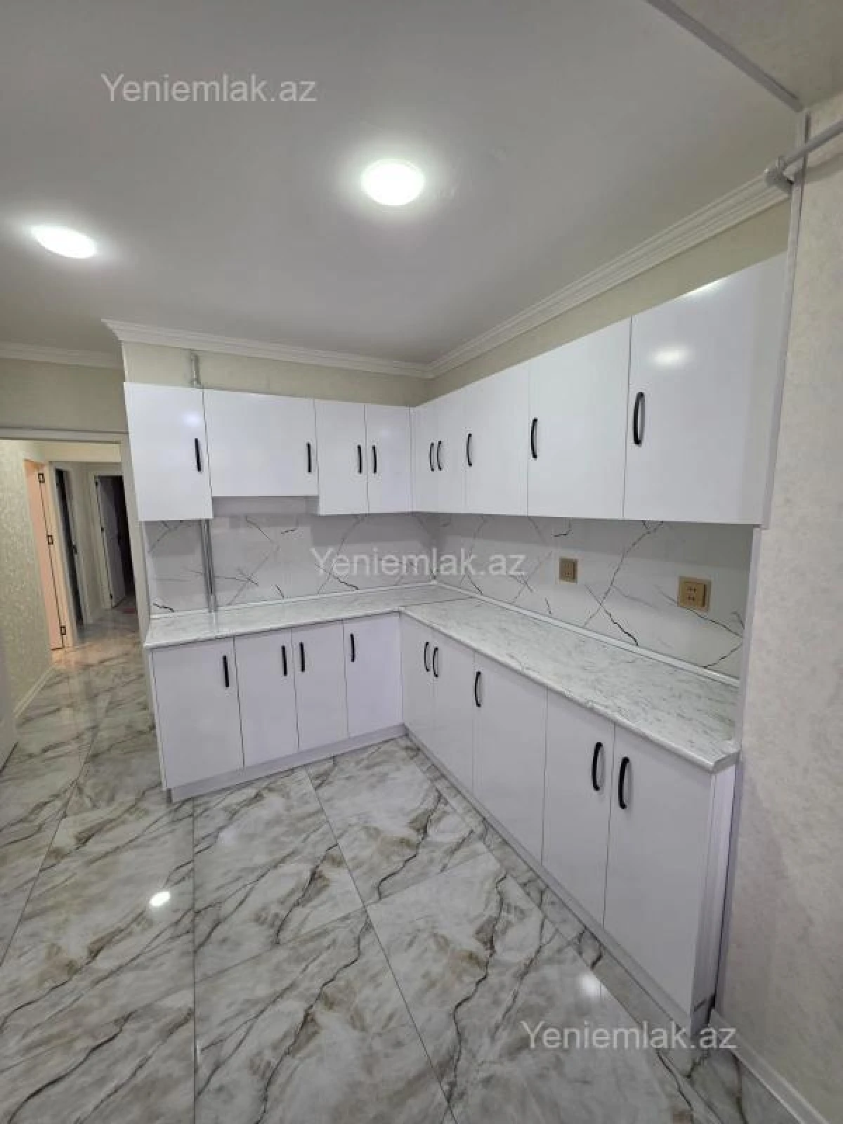 Satılır 3 otaqlı köhnə tikili 80 m²