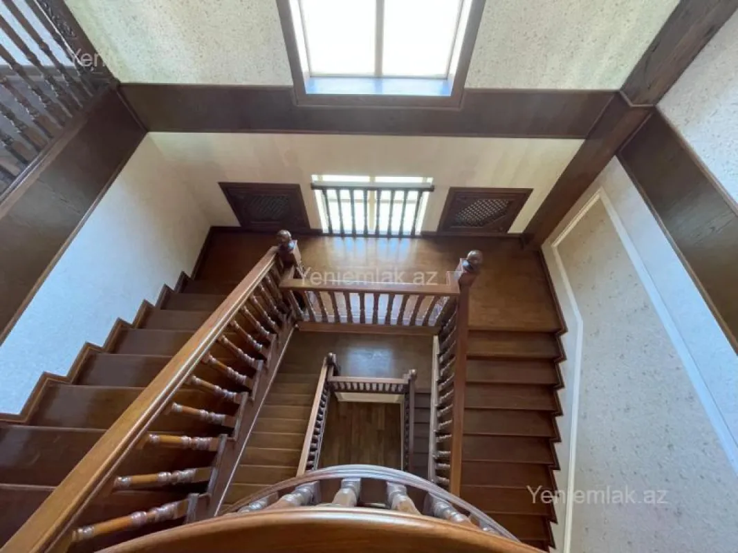 Satılır 6 otaqlı həyət evi 1000 m²