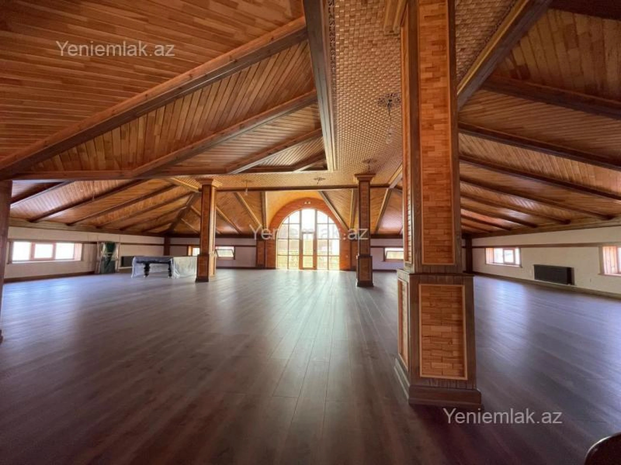 Satılır 6 otaqlı həyət evi 1000 m²