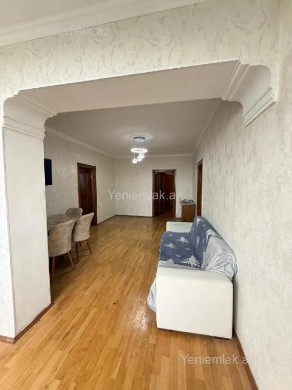 Satılır 3 otaqlı köhnə tikili 90 m²