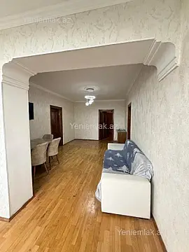 Satılır 3 otaqlı köhnə tikili 90 m²