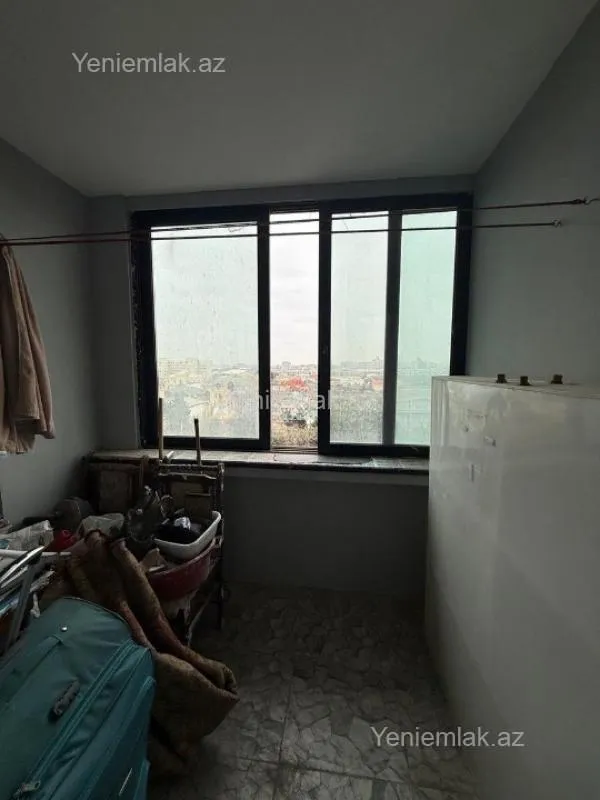 Satılır 3 otaqlı köhnə tikili 90 m²