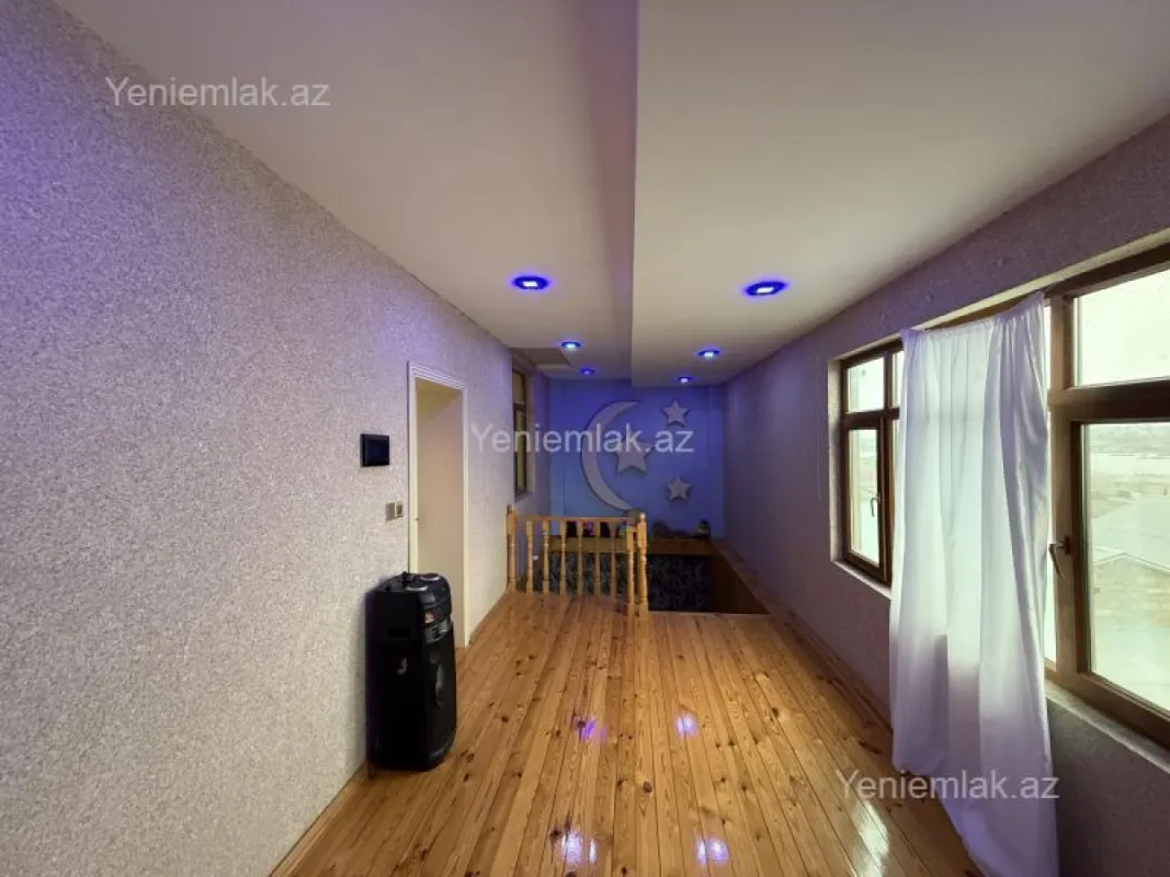 Satılır 7 otaqlı həyət evi 180 m²