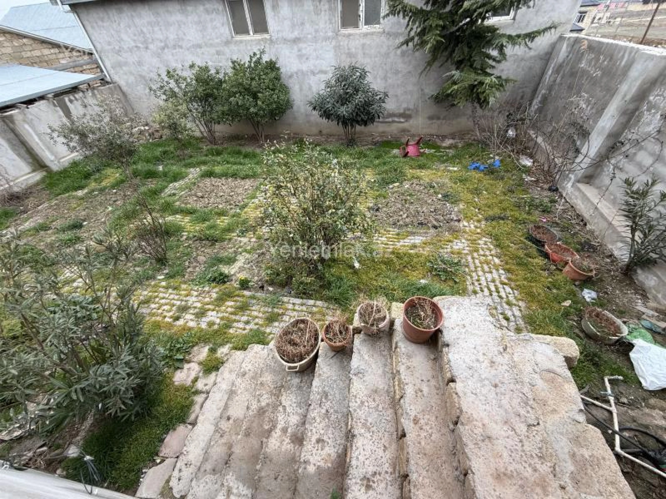 Satılır 7 otaqlı həyət evi 180 m²