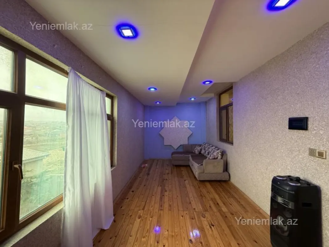 Satılır 7 otaqlı həyət evi 180 m²