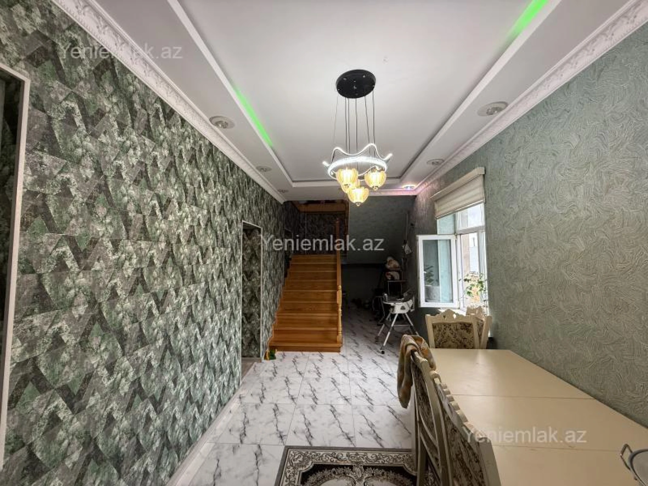 Satılır 7 otaqlı həyət evi 180 m²