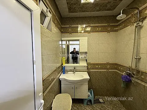 Satılır 7 otaqlı həyət evi 180 m²