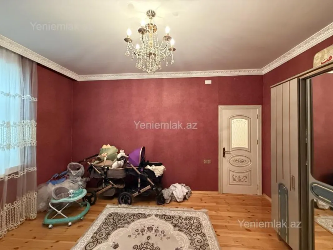 Satılır 7 otaqlı həyət evi 180 m²