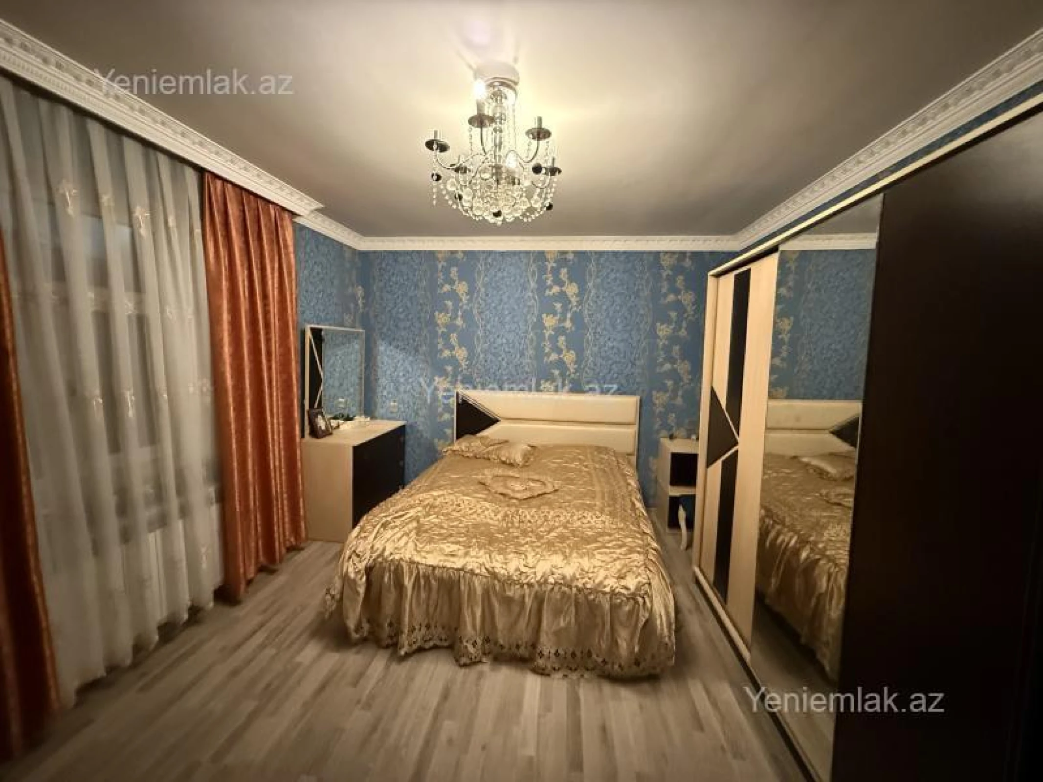 Satılır 7 otaqlı həyət evi 180 m²