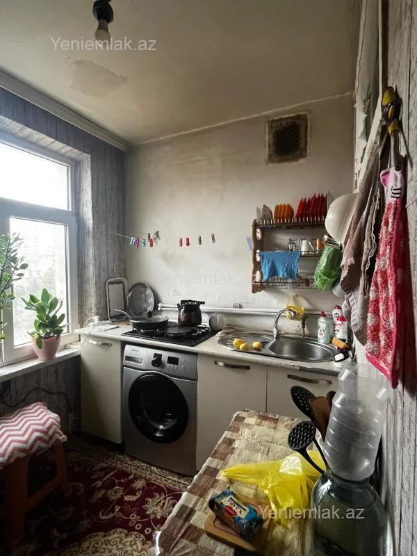 Satılır 1 otaqlı köhnə tikili 33 m²