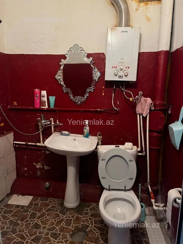 Satılır 1 otaqlı köhnə tikili 33 m²