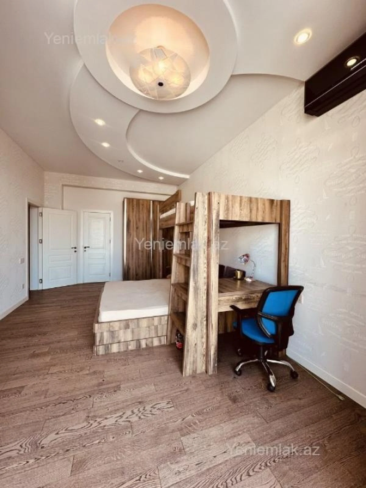 Satılır 5 otaqlı yeni tikili 210 m²