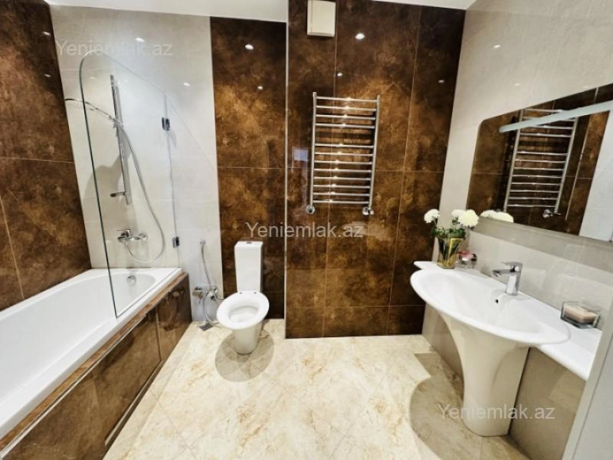 Satılır 5 otaqlı yeni tikili 210 m²