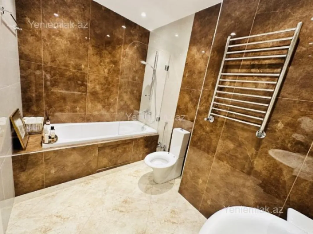 Satılır 5 otaqlı yeni tikili 210 m²