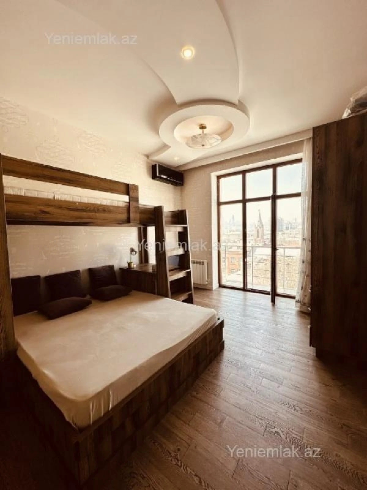 Satılır 5 otaqlı yeni tikili 210 m²