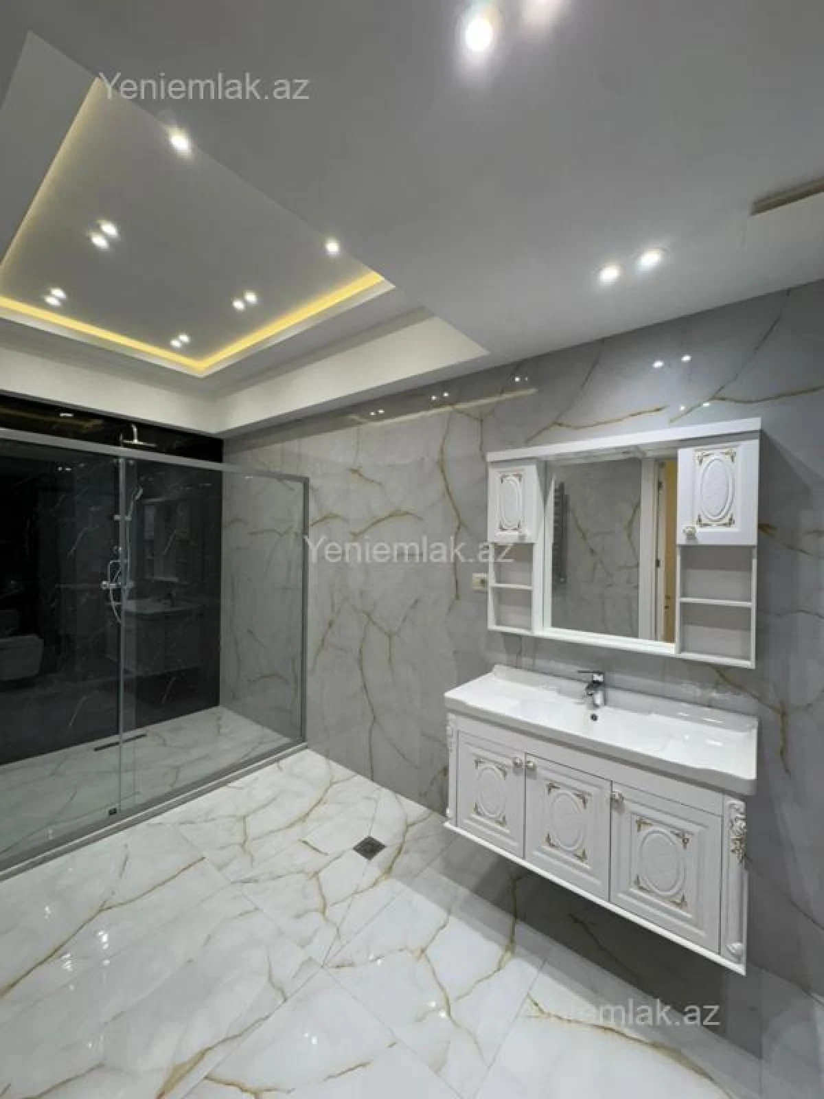 Satılır 4 otaqlı yeni tikili 220 m²