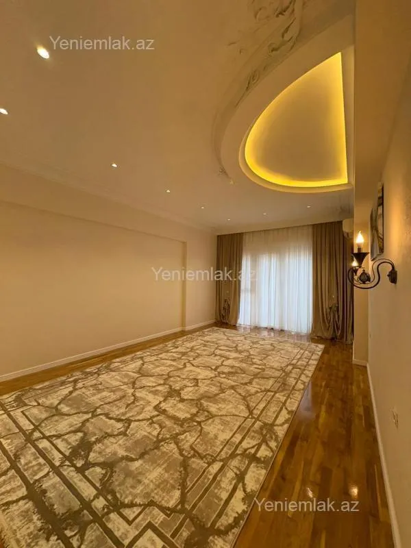 Satılır 4 otaqlı yeni tikili 220 m²