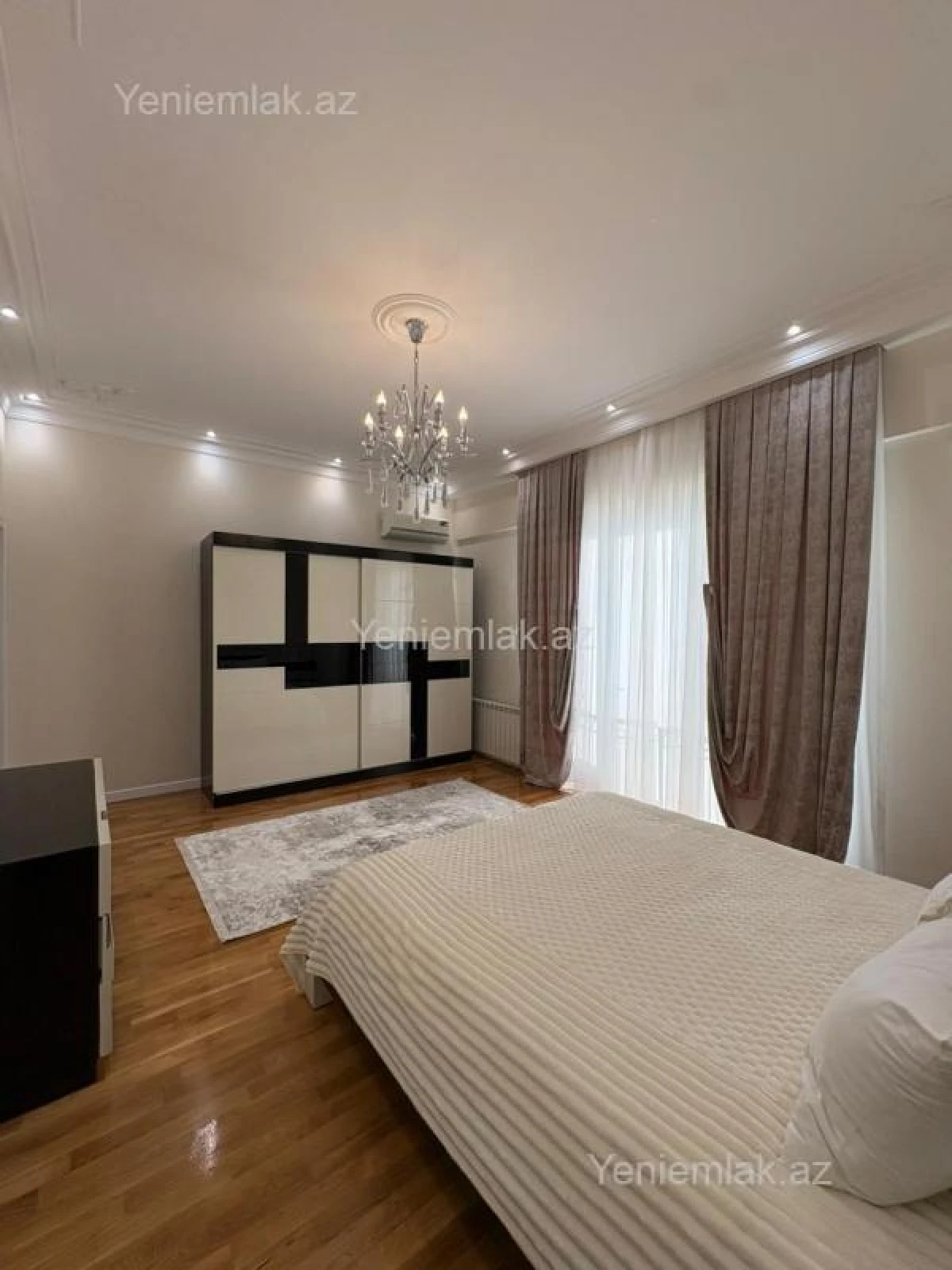 Satılır 4 otaqlı yeni tikili 220 m²