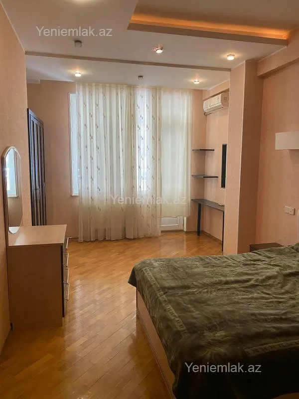 Satılır 3 otaqlı yeni tikili 105 m²