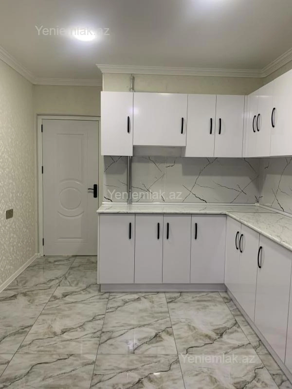 Satılır 3 otaqlı köhnə tikili 75 m²