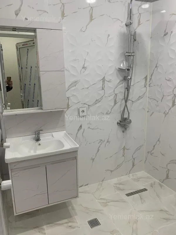 Satılır 3 otaqlı köhnə tikili 75 m²