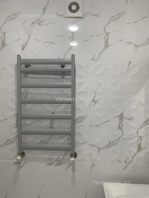 Satılır 3 otaqlı köhnə tikili 75 m²