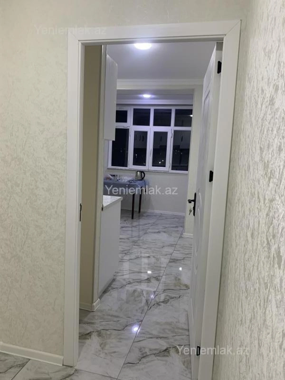 Satılır 3 otaqlı köhnə tikili 75 m²