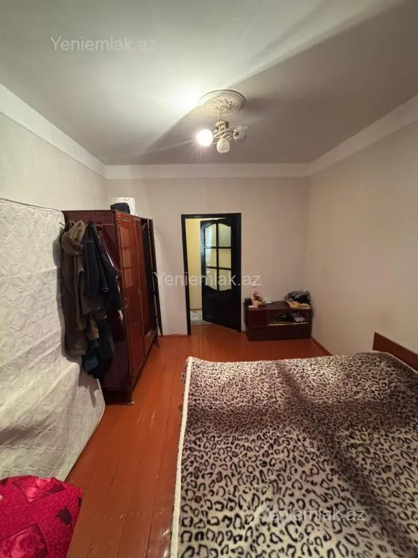 Satılır 2 otaqlı köhnə tikili 65 m²