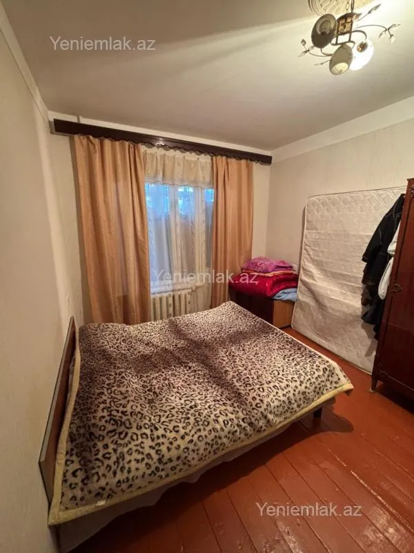 Satılır 2 otaqlı köhnə tikili 65 m²