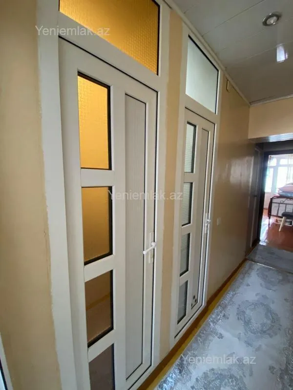 Satılır 4 otaqlı köhnə tikili 90 m²