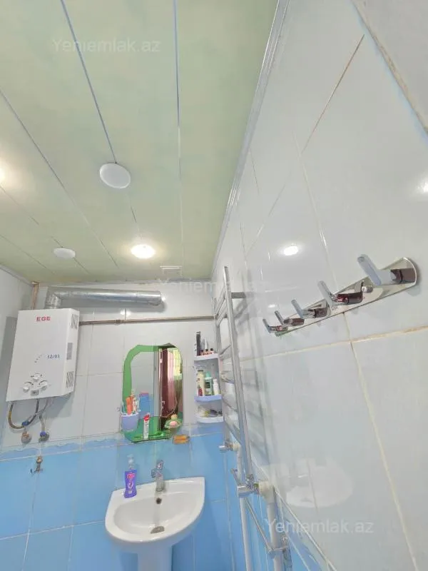 Satılır 3 otaqlı köhnə tikili 88 m²