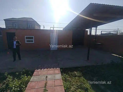 Satılır 4 otaqlı həyət evi 125 m²