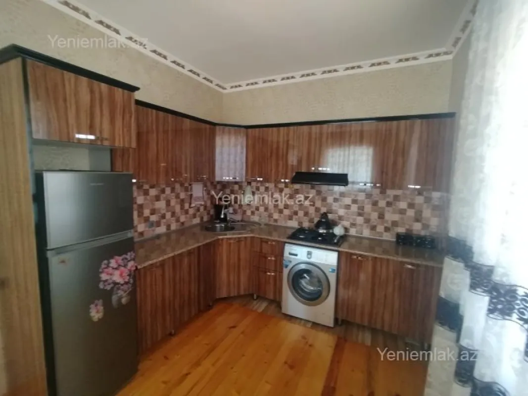 Satılır 4 otaqlı həyət evi 125 m²