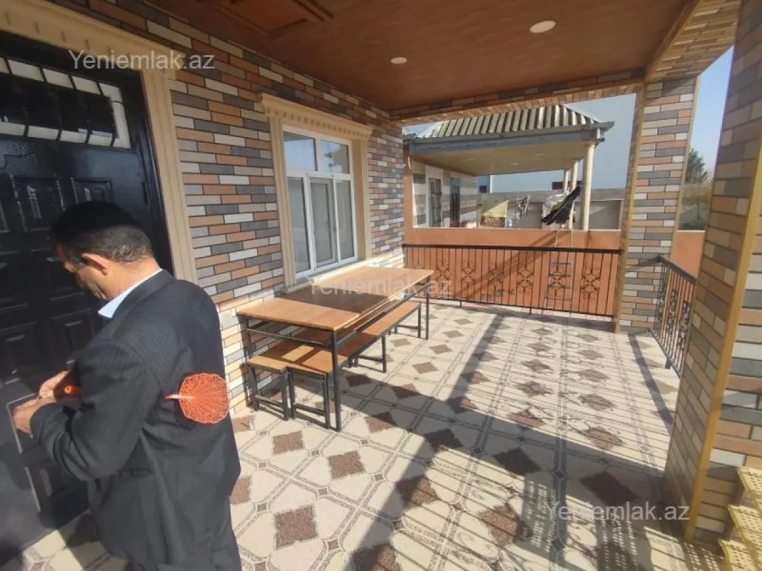 Satılır 4 otaqlı həyət evi 125 m²