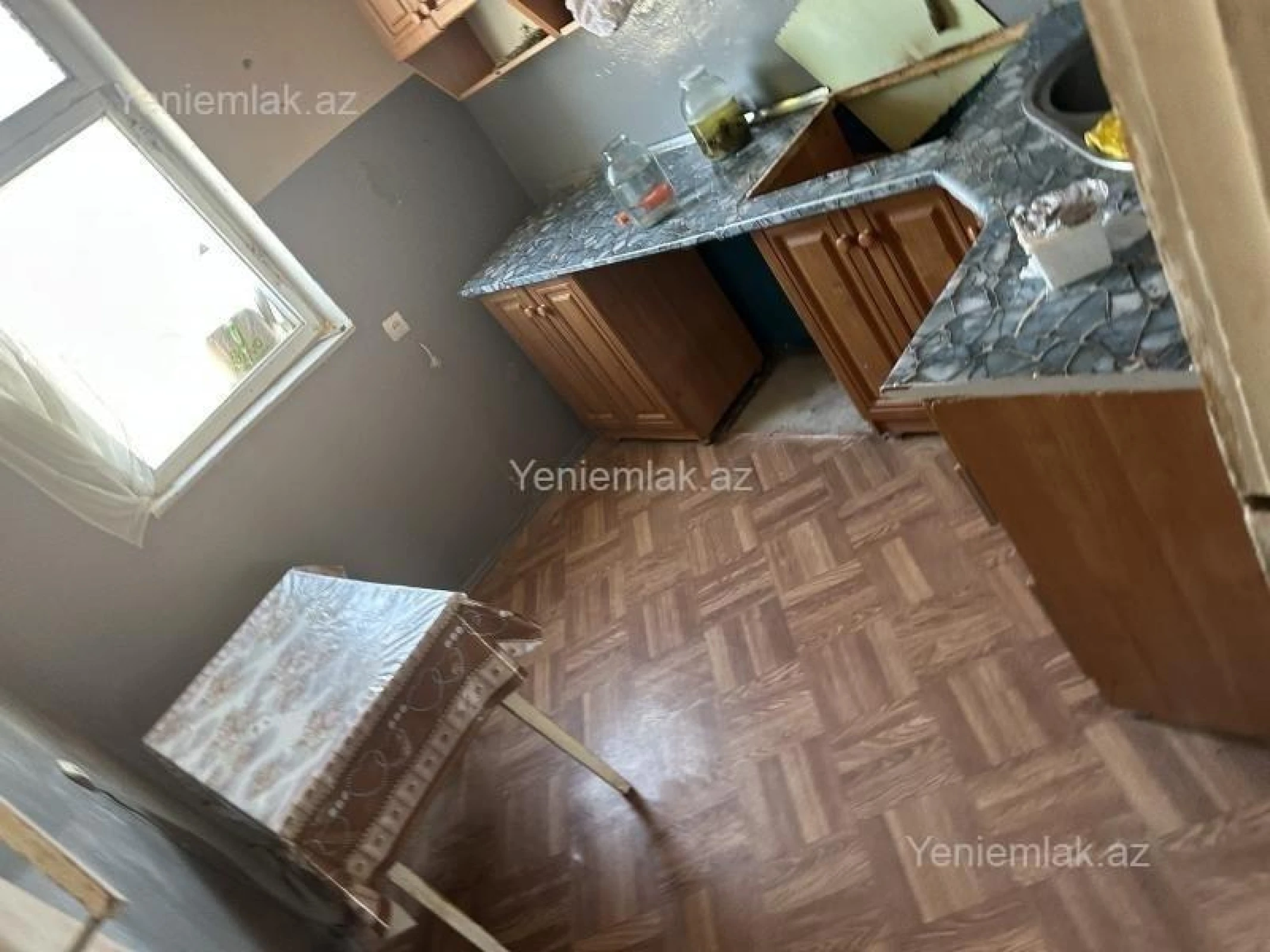 Satılır 3 otaqlı köhnə tikili 70 m²