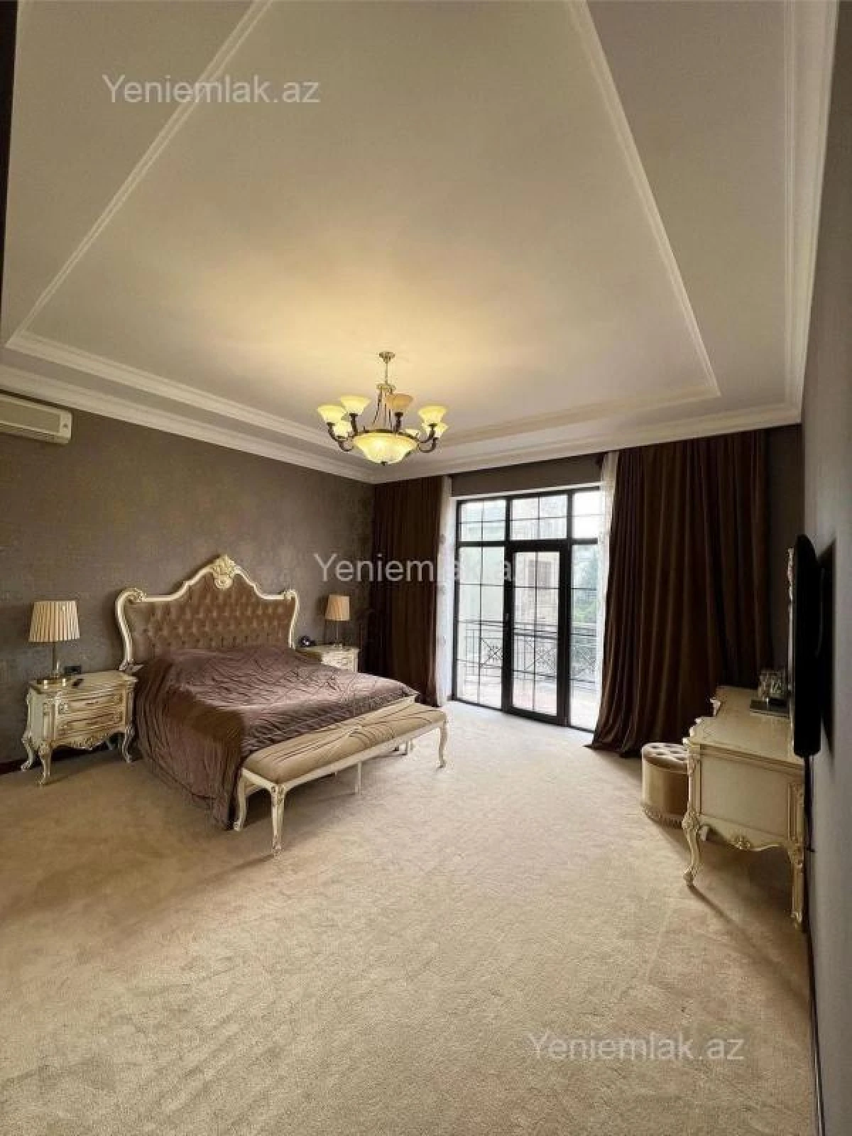 Satılır 9 otaqlı həyət evi 550 m²