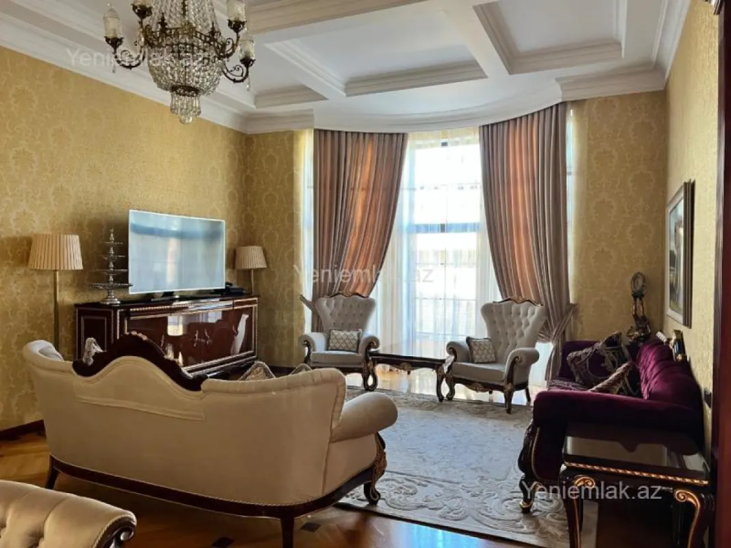 Satılır 9 otaqlı həyət evi 550 m²