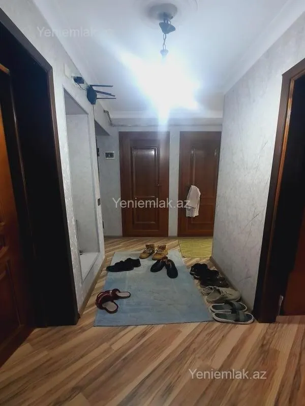 Satılır 4 otaqlı köhnə tikili 85 m²