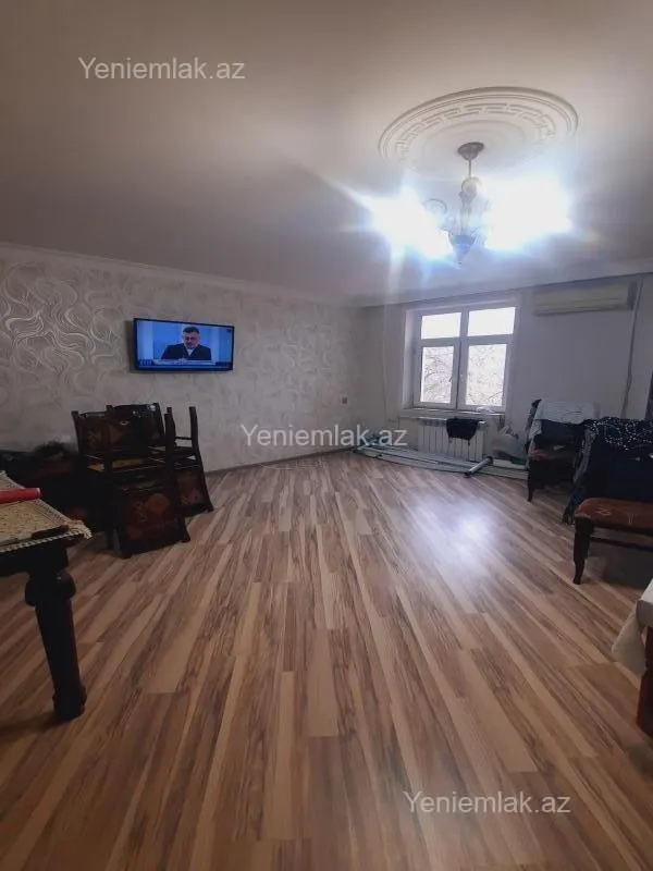 Satılır 4 otaqlı köhnə tikili 85 m²