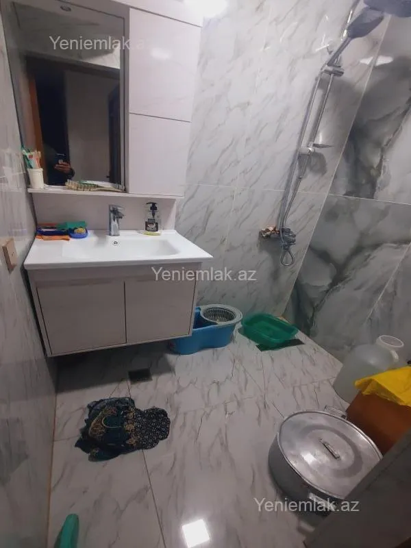 Satılır 4 otaqlı köhnə tikili 85 m²