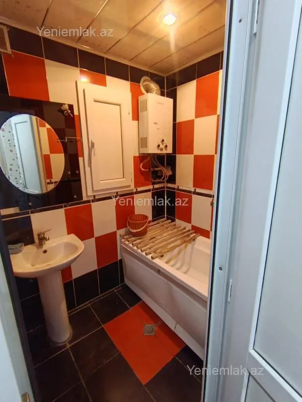 Satılır 2 otaqlı köhnə tikili 52 m²