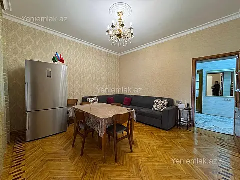 Satılır 4 otaqlı köhnə tikili 107 m²