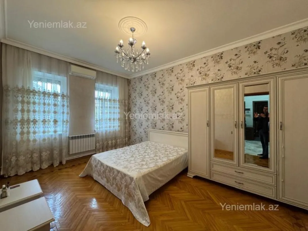 Satılır 4 otaqlı köhnə tikili 107 m²