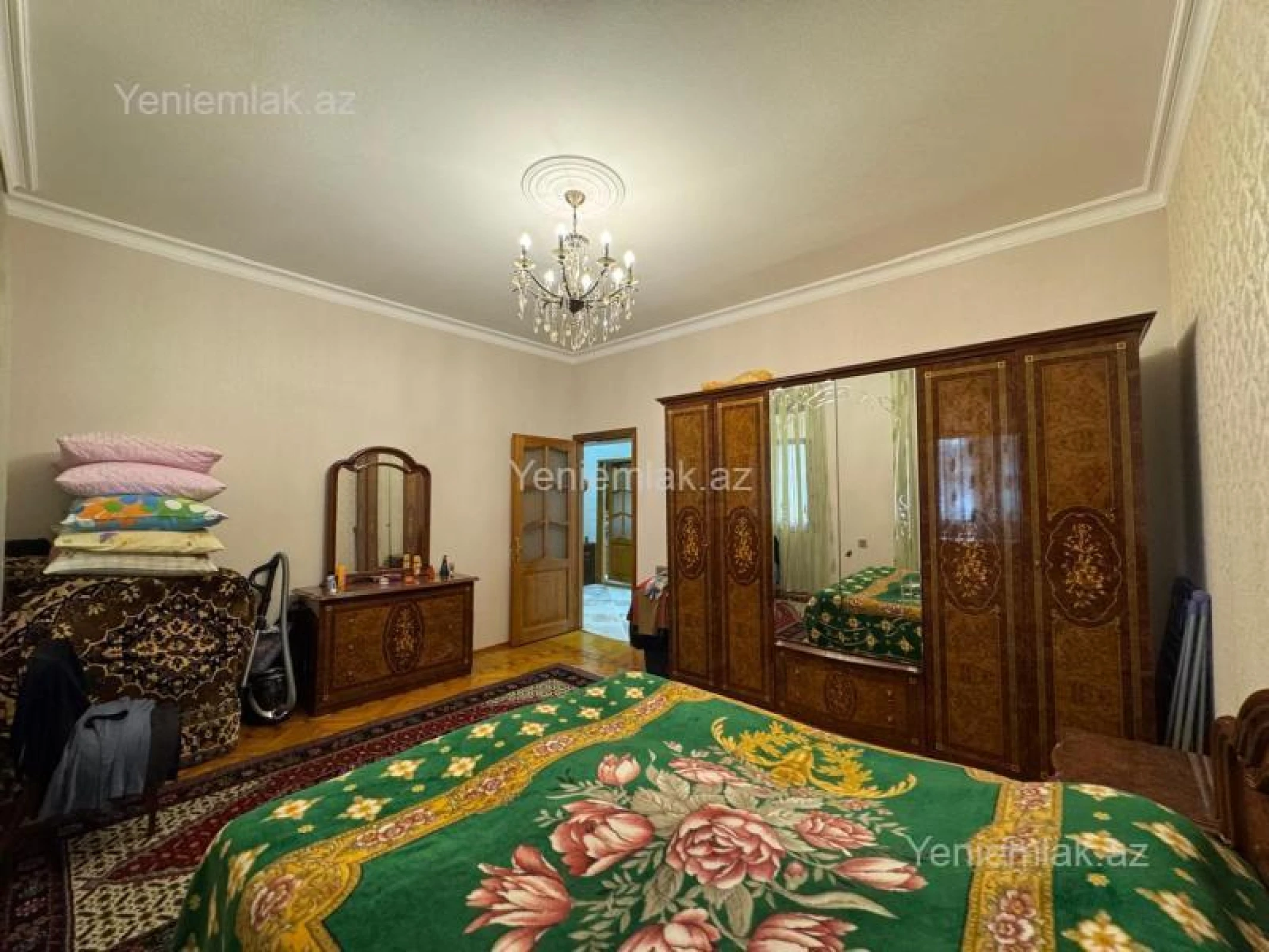 Satılır 4 otaqlı köhnə tikili 107 m²