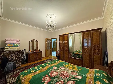 Satılır 4 otaqlı köhnə tikili 107 m²